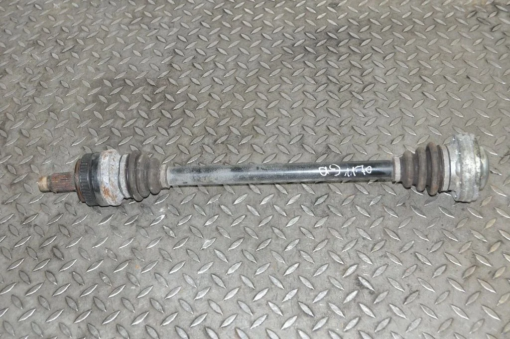 Aizmugurējā pusass 7628708