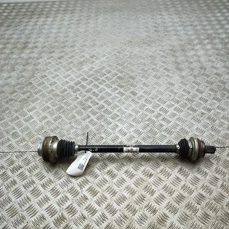Aizmugurējā pusass 3Q0501203B