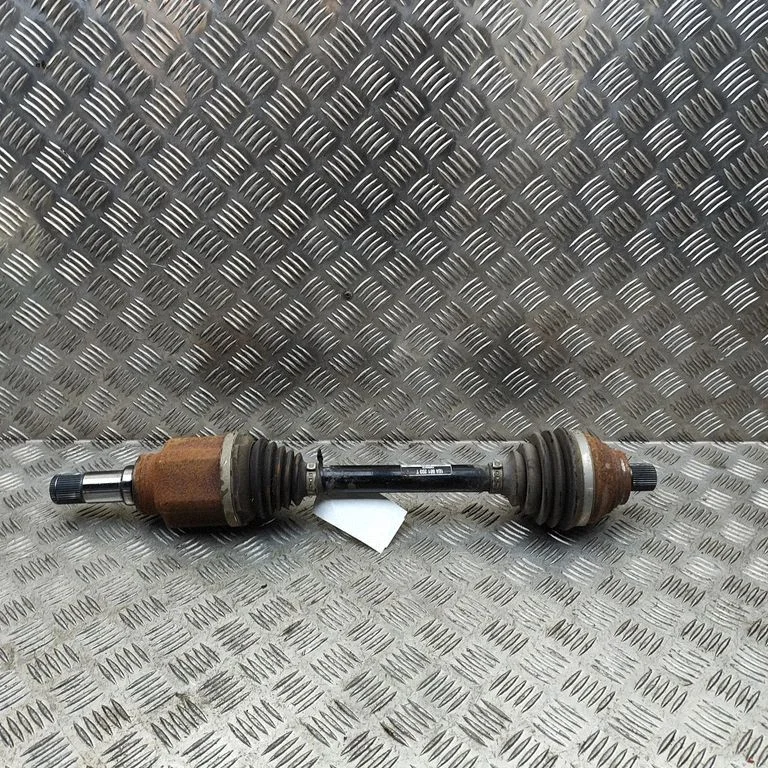 Tagumine pooltelg 1EA501203T