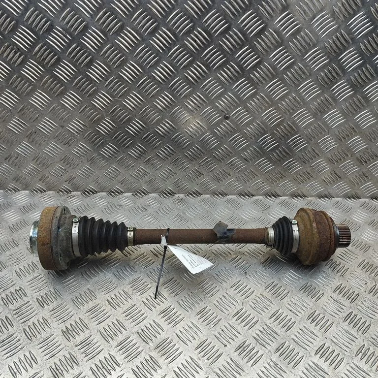 Tagumine pooltelg 4N0501204C
