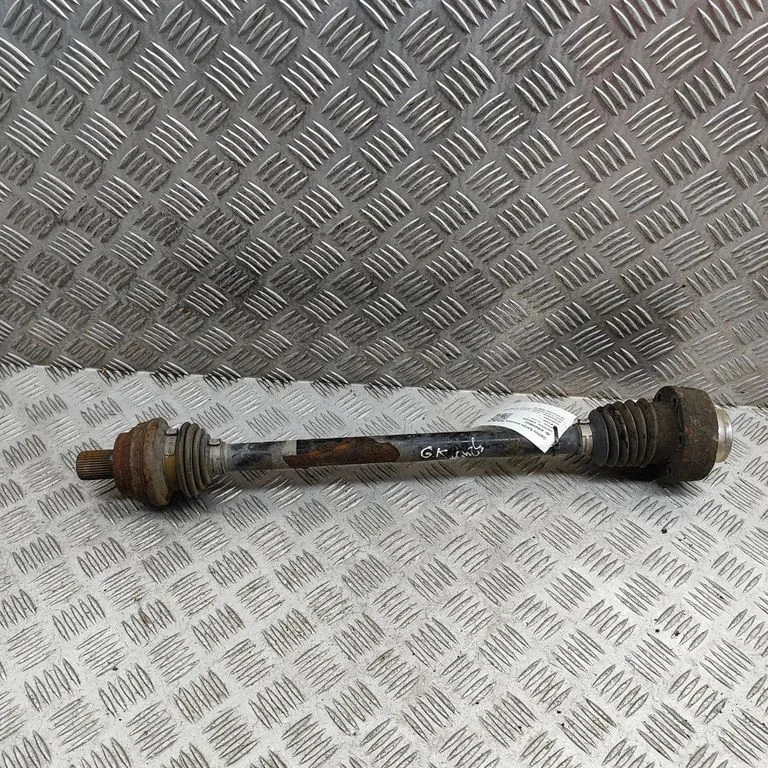 Aizmugurējā pusass 3Q0501203B