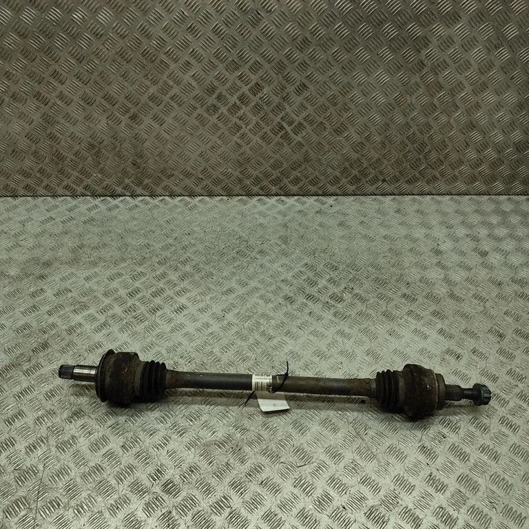 Aizmugurējā pusass A1663501110