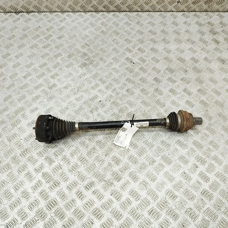 Aizmugurējā pusass 1K0501203F