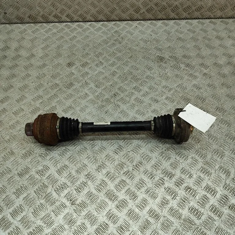 Aizmugurējā pusass 4KE501203B