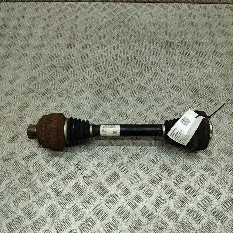 Aizmugurējā pusass 4KE501204C