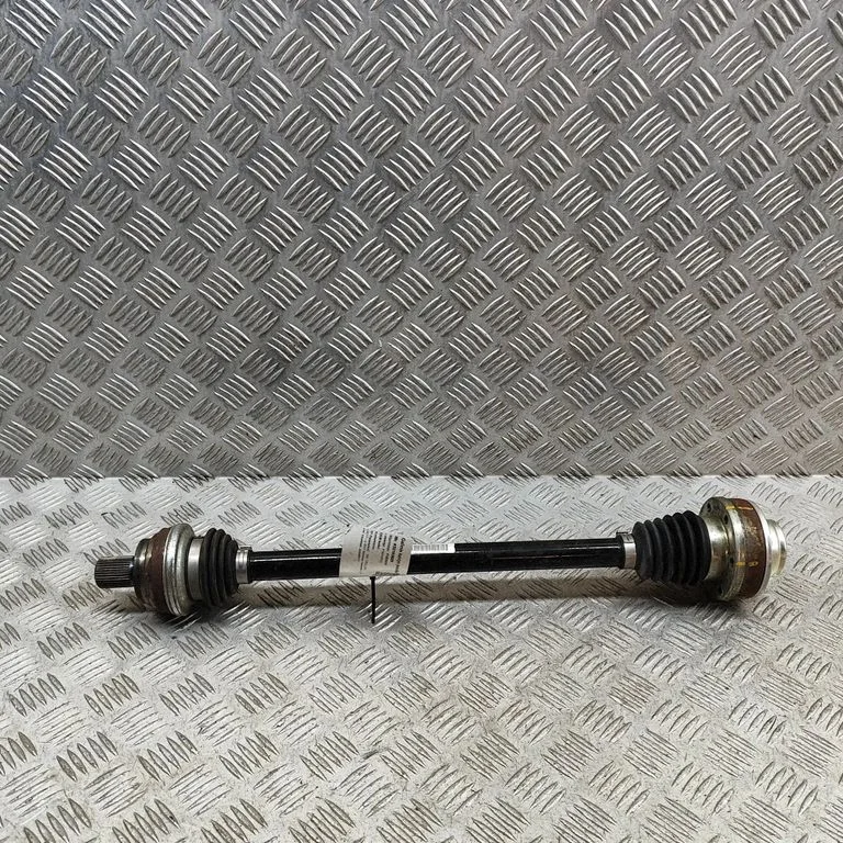 Aizmugurējā pusass 5Q0501203C