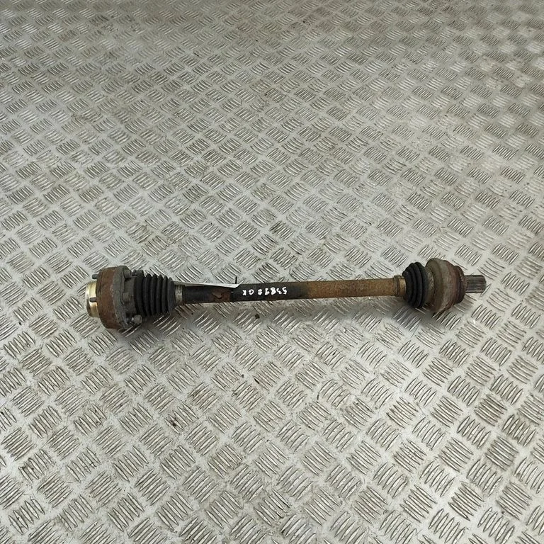 Aizmugurējā pusass 5Q0501203A