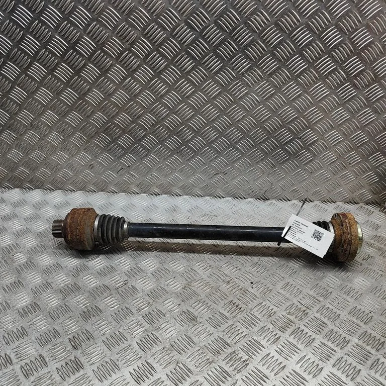 Tagumine pooltelg 4M0501203D