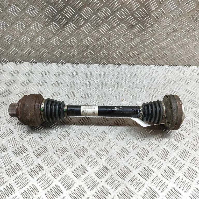 Aizmugurējā pusass 4KE501203B