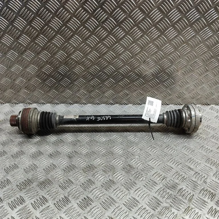 Aizmugurējā pusass 4M0501203D