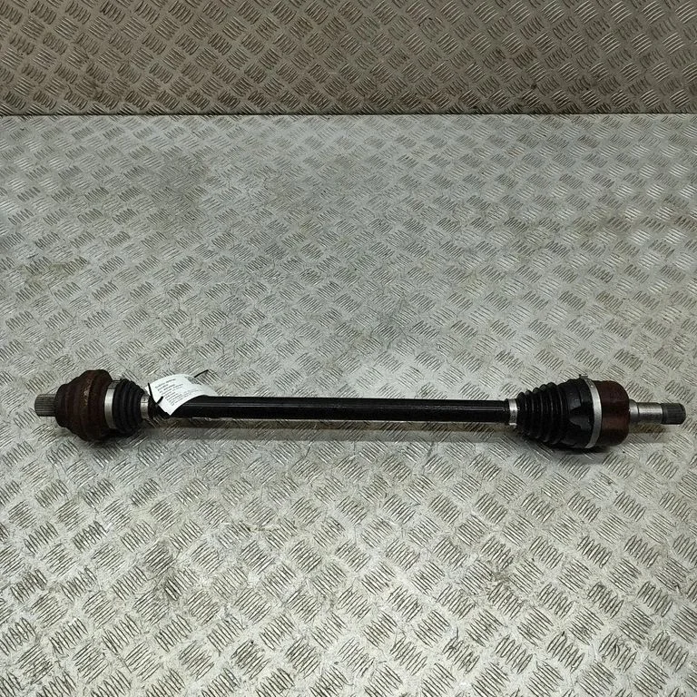 Aizmugurējā pusass 1EA501204J