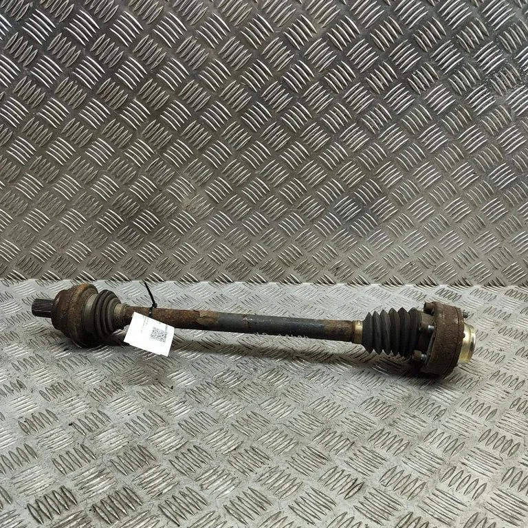 Aizmugurējā pusass 5Q0501203A