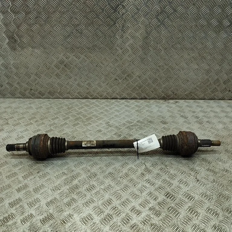 Aizmugurējā pusass 7P0501201G