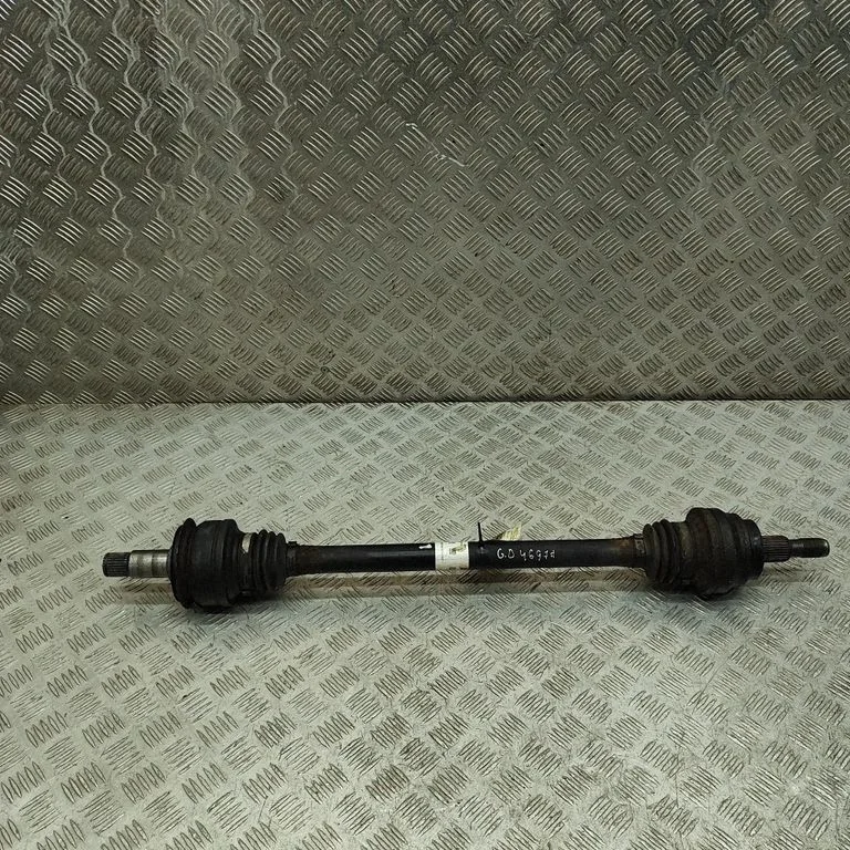 Aizmugurējā pusass A1663501110