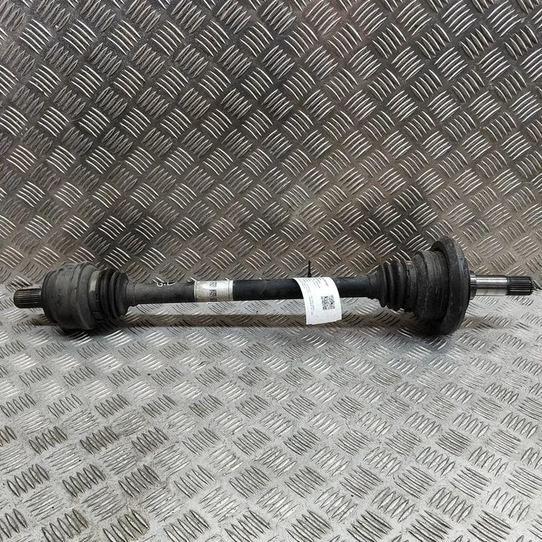 Aizmugurējā pusass A2543501704