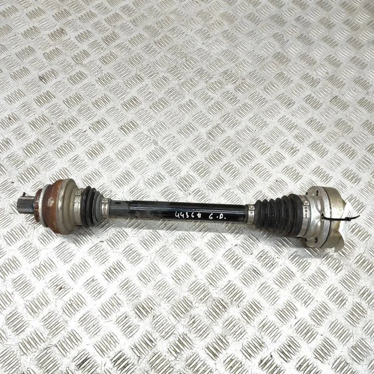 Aizmugurējā pusass 8W0501204F