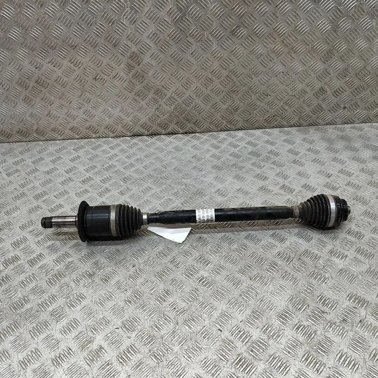 Rear driveshaft 8679838