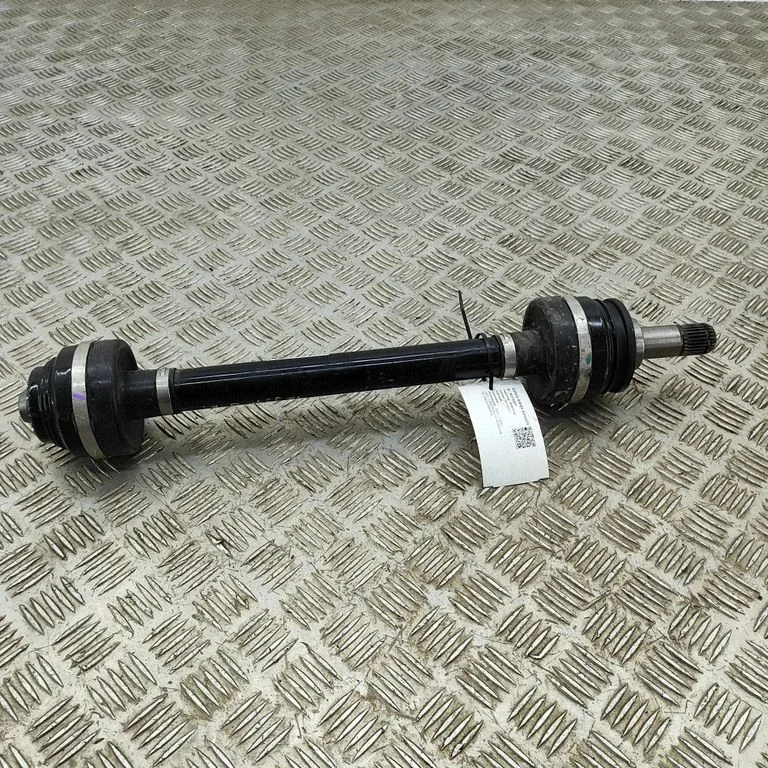 Aizmugurējā pusass – BMW i4 (2021-)
