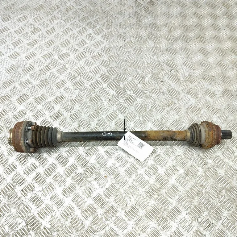 Aizmugurējā pusass 5Q0501204A