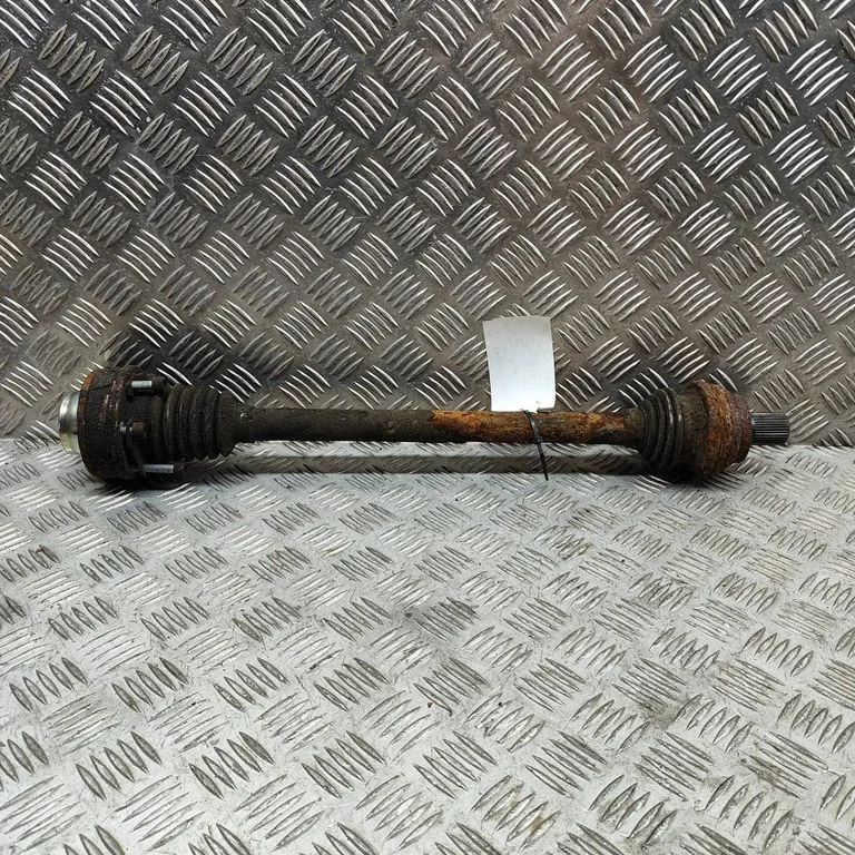Tagumine pooltelg – Volkswagen Golf Plus (2005-2013)