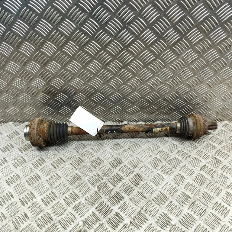 Aizmugurējā pusass 3Q0501203B