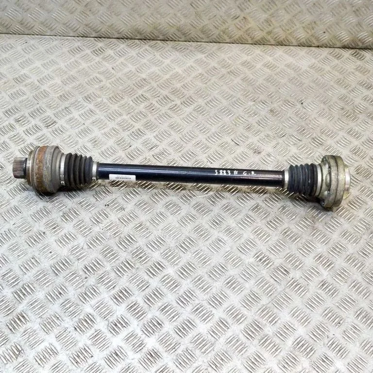 Aizmugurējā pusass 4M0501203D