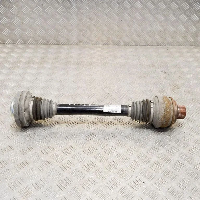Aizmugurējā pusass 4KE501203B