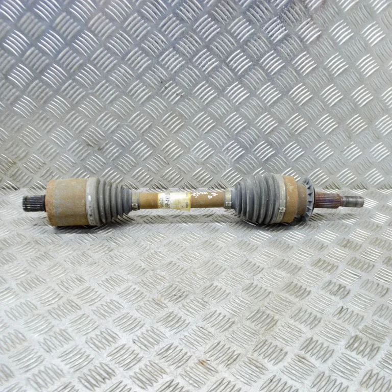 Aizmugurējā pusass LJ9P4K138AC