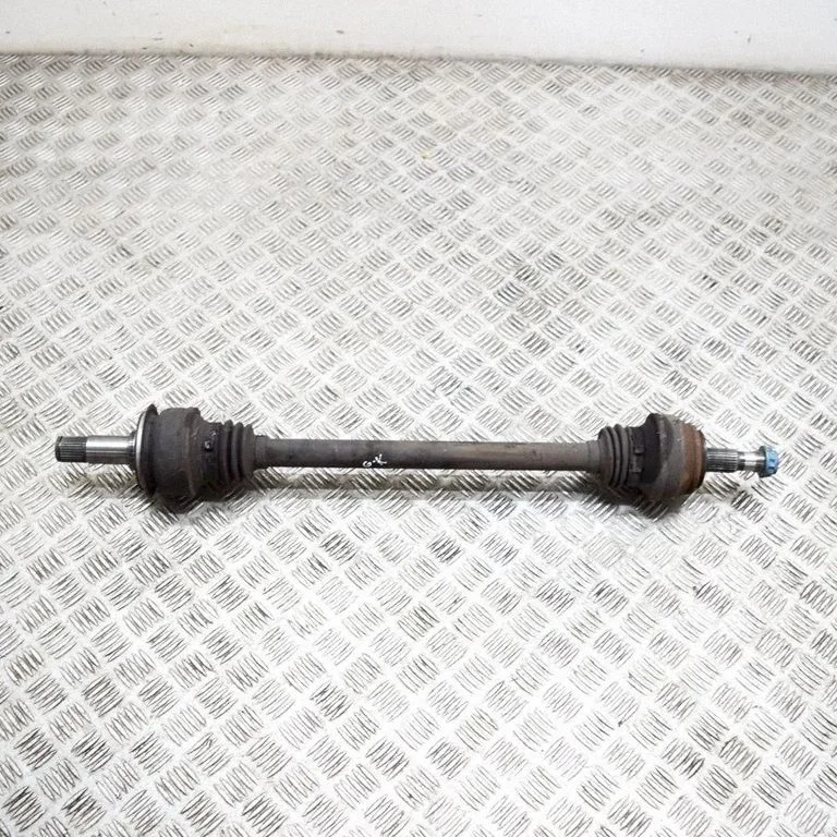 Rear driveshaft – left