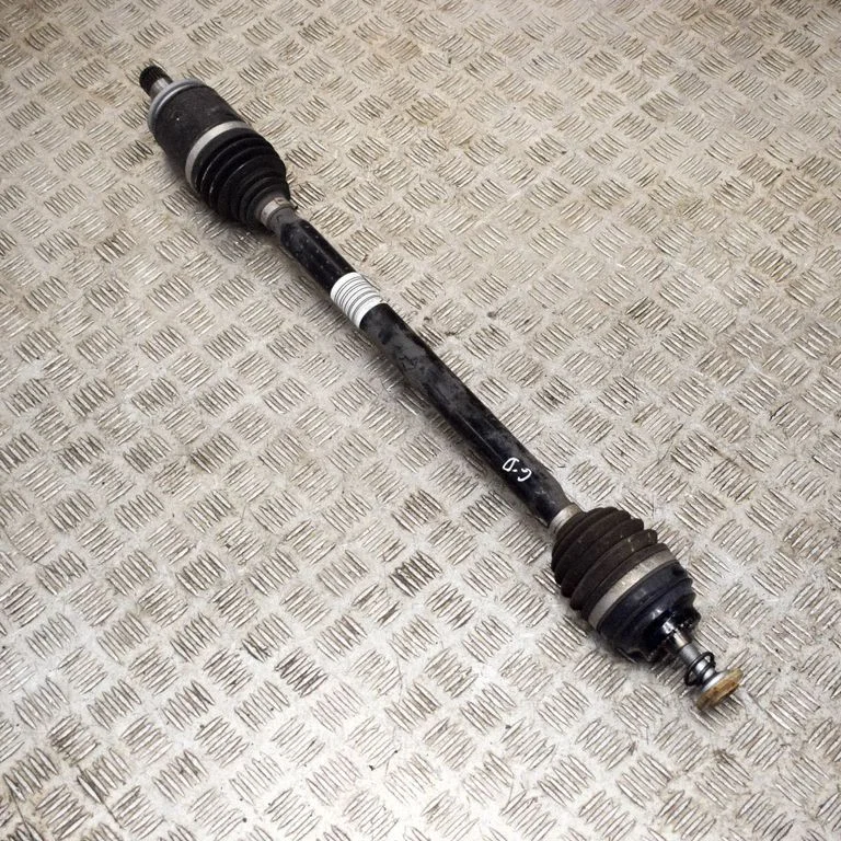 Aizmugurējā pusass – BMW i3 (2013-)