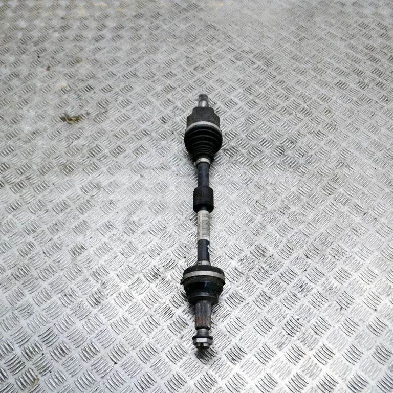 Aizmugurējā pusass J9D34B402AC