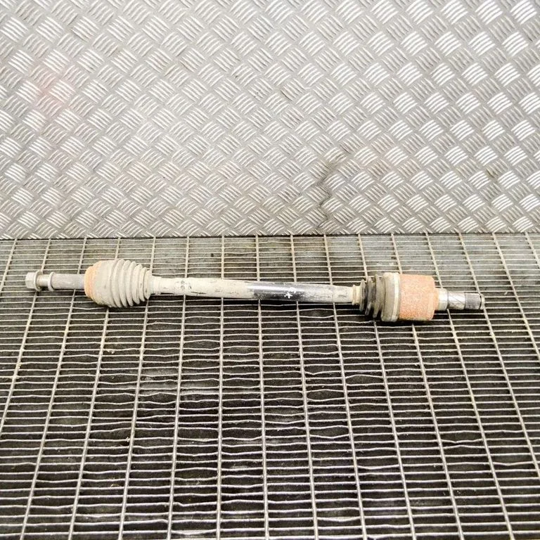 Rear driveshaft – Tesla Model S (2012-)