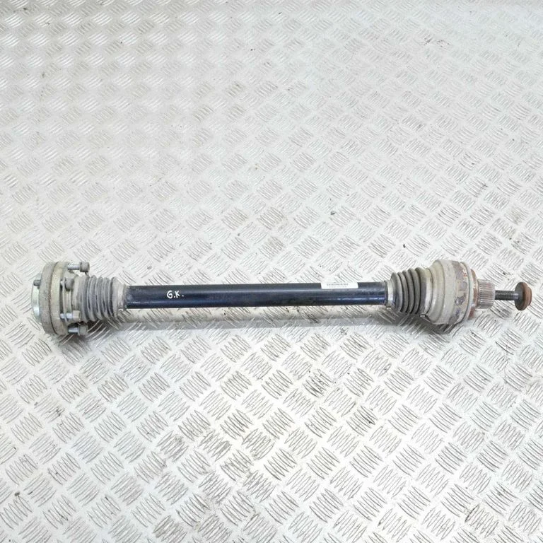Aizmugurējā pusass 4M0501203D