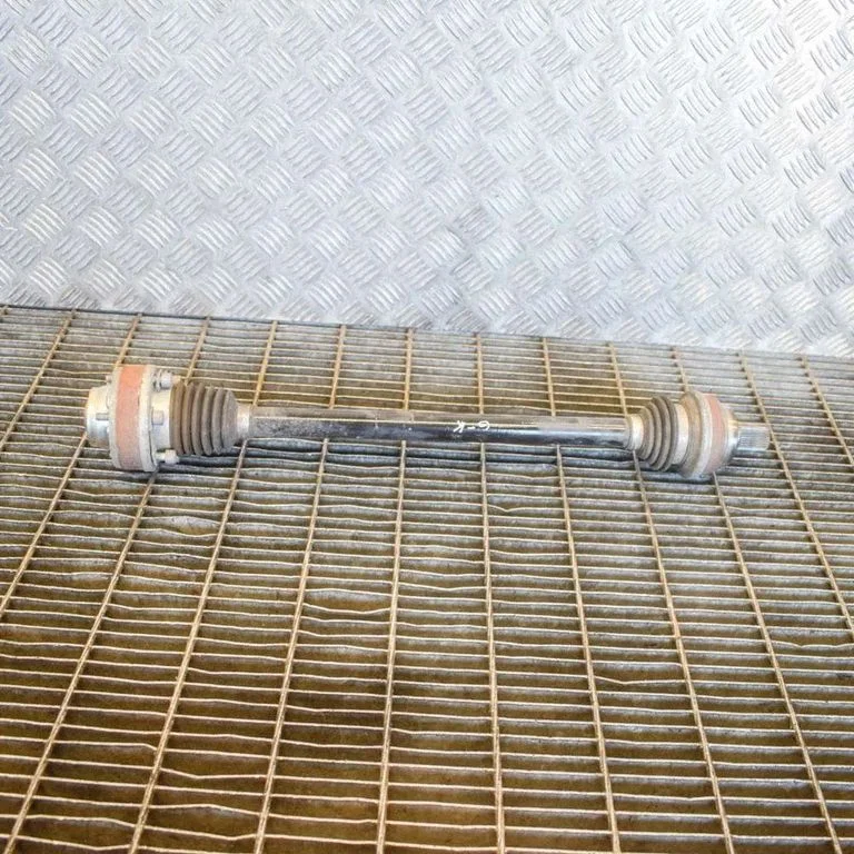 Aizmugurējā pusass 3Q0501203B