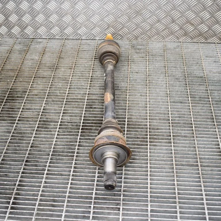 Rear driveshaft 7581015