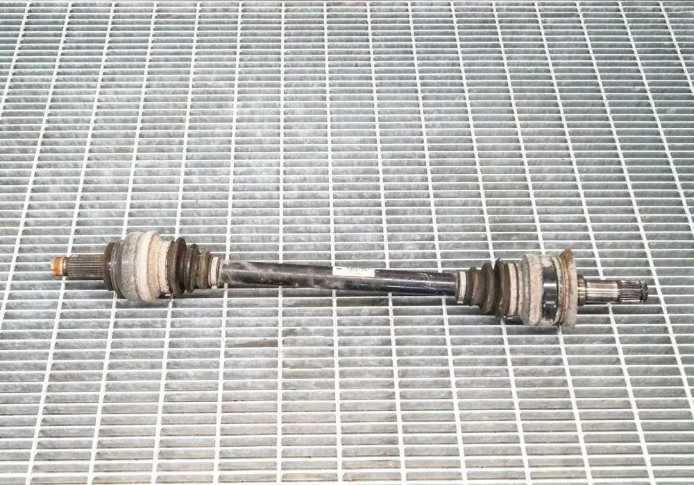 Aizmugurējā pusass 7581021