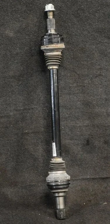Aizmugurējā pusass 7P0501201D
