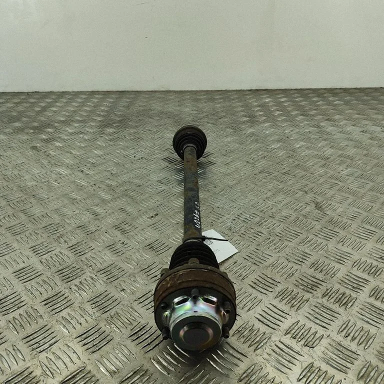 Rear driveshaft 5Q0501204A