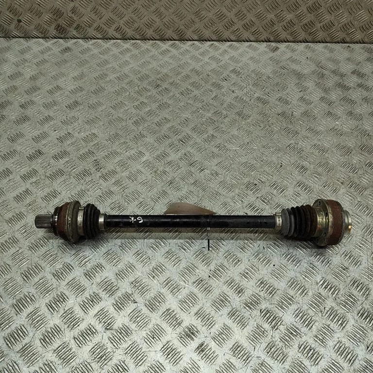 Aizmugurējā pusass 5Q0501203C