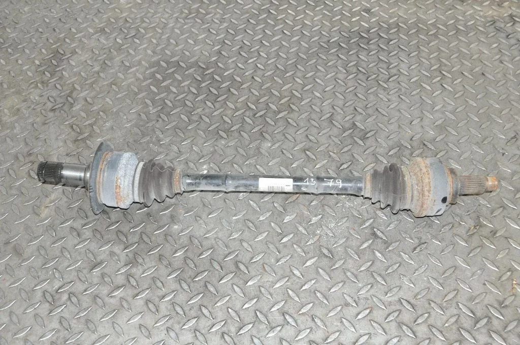 Aizmugurējā pusass 7597689