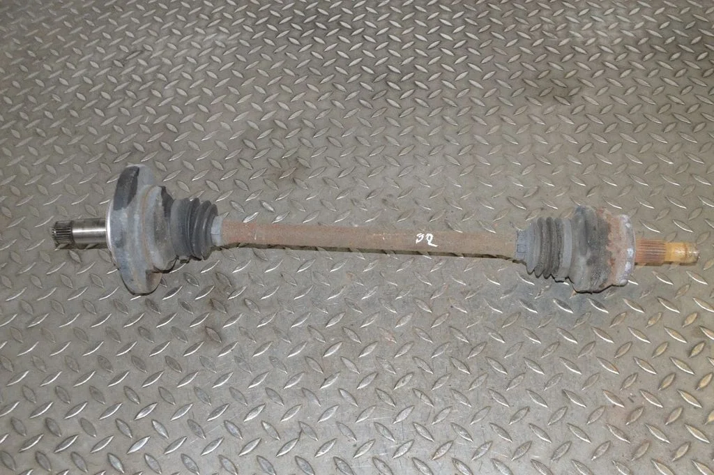 Aizmugurējā pusass – labā