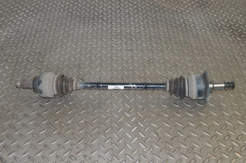 Aizmugurējā pusass 8680347