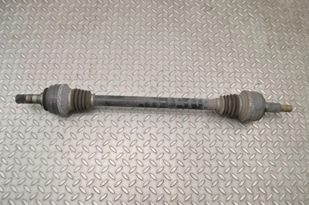 Tagumine pooltelg – Porsche Cayenne (92A) (2010-2017)