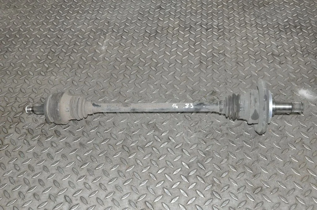 Rear driveshaft – right