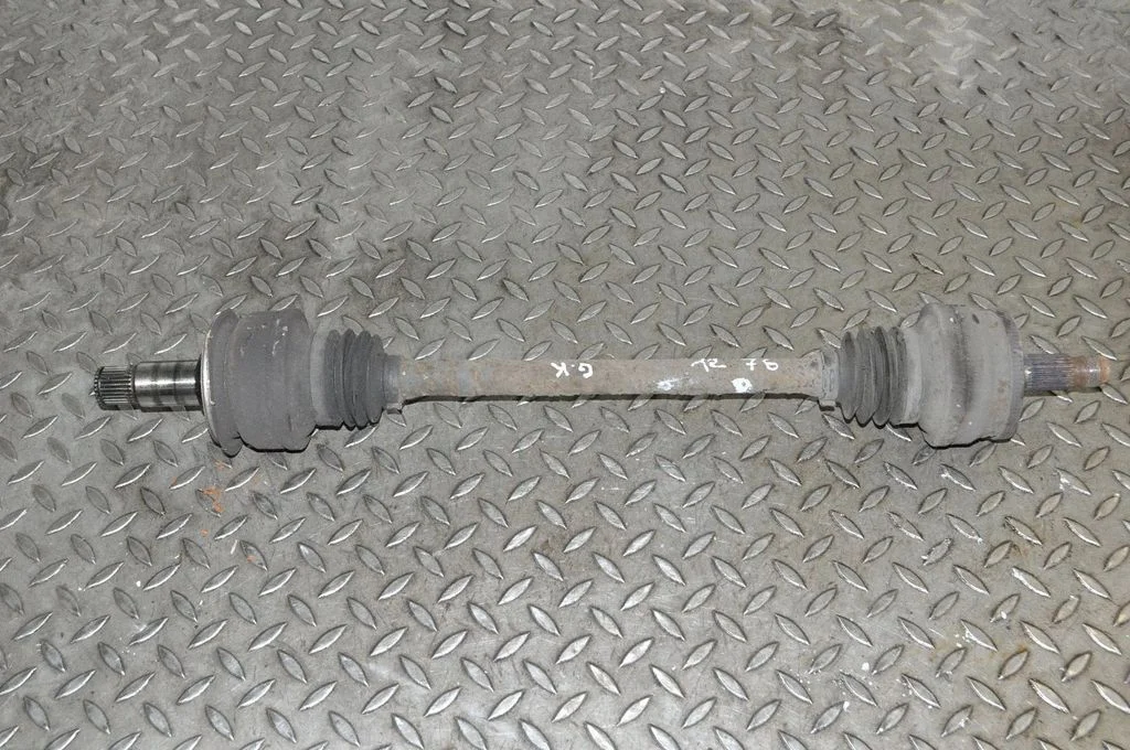 Rear driveshaft – left