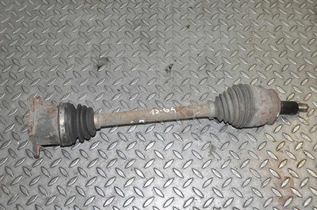 Aizmugurējā pusass – labā