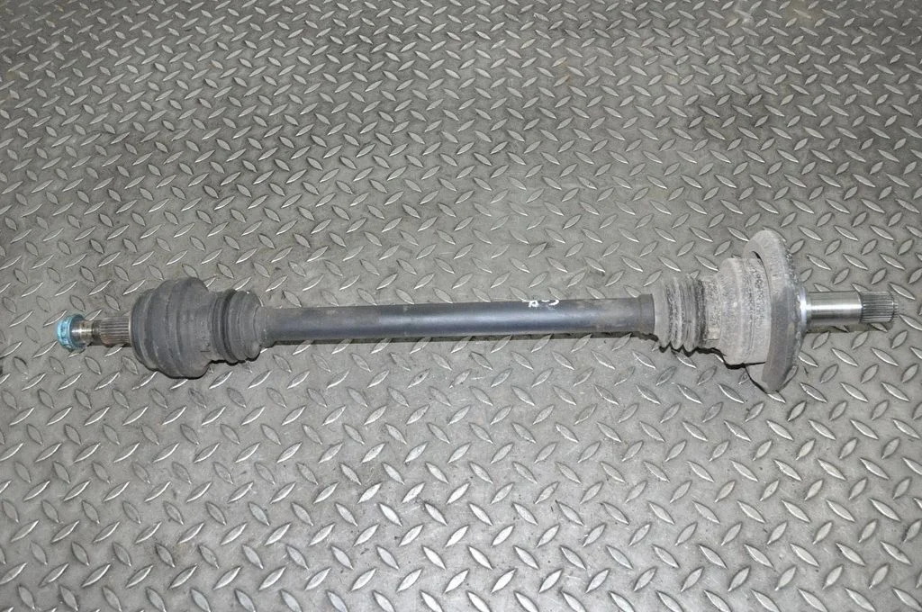 Rear driveshaft 39834460