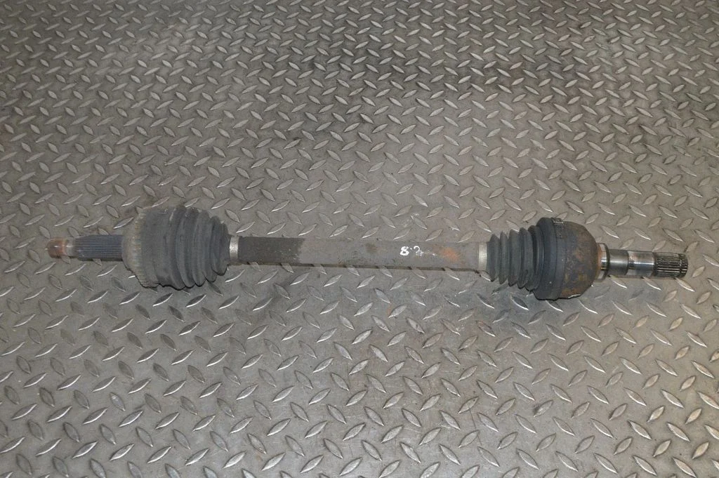 Tagumine pooltelg – Jaguar XJ X350 (2003-2009)