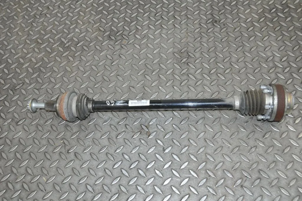 Tagumine pooltelg – Volkswagen e-Golf (2014-)
