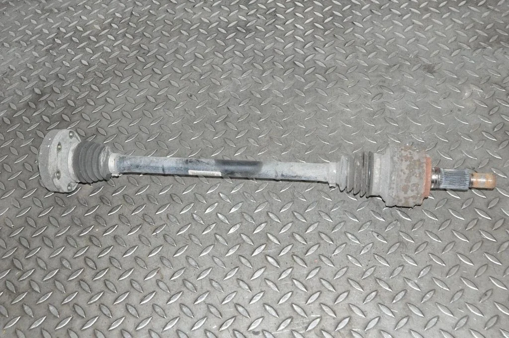 Aizmugurējā pusass 7L0501201B